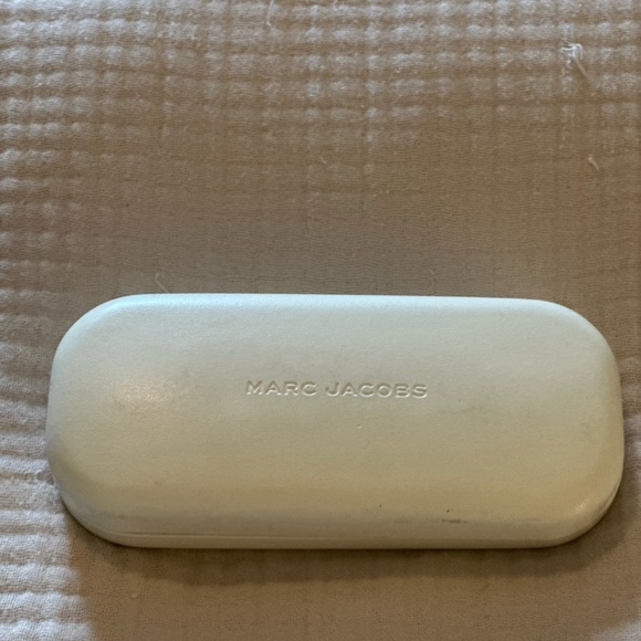 Marc Jacob’s Tortoise Shell Sunglasses - Picture 7 of 7